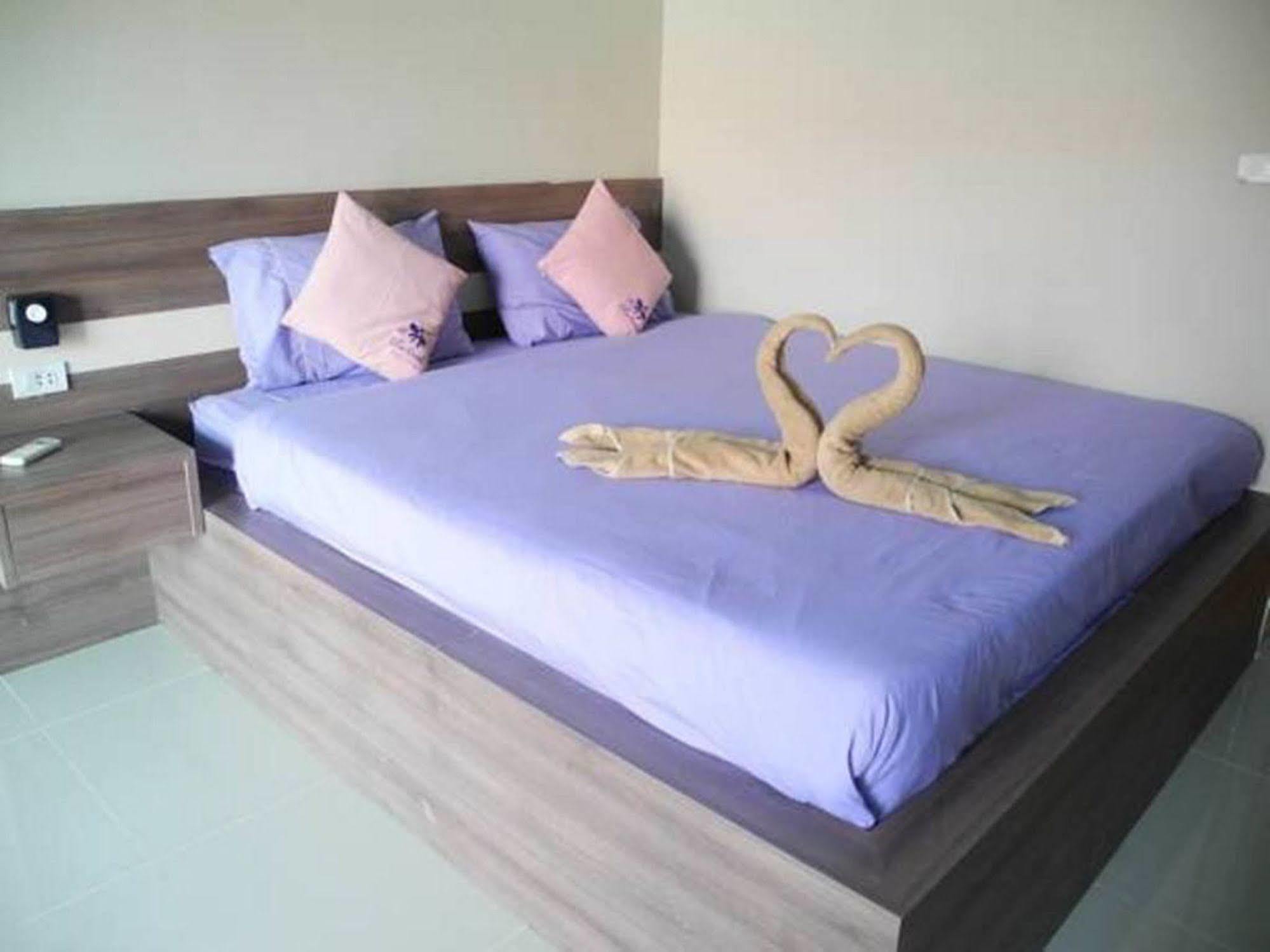 Bee Orchid Pool Villa Pattaya Buitenkant foto