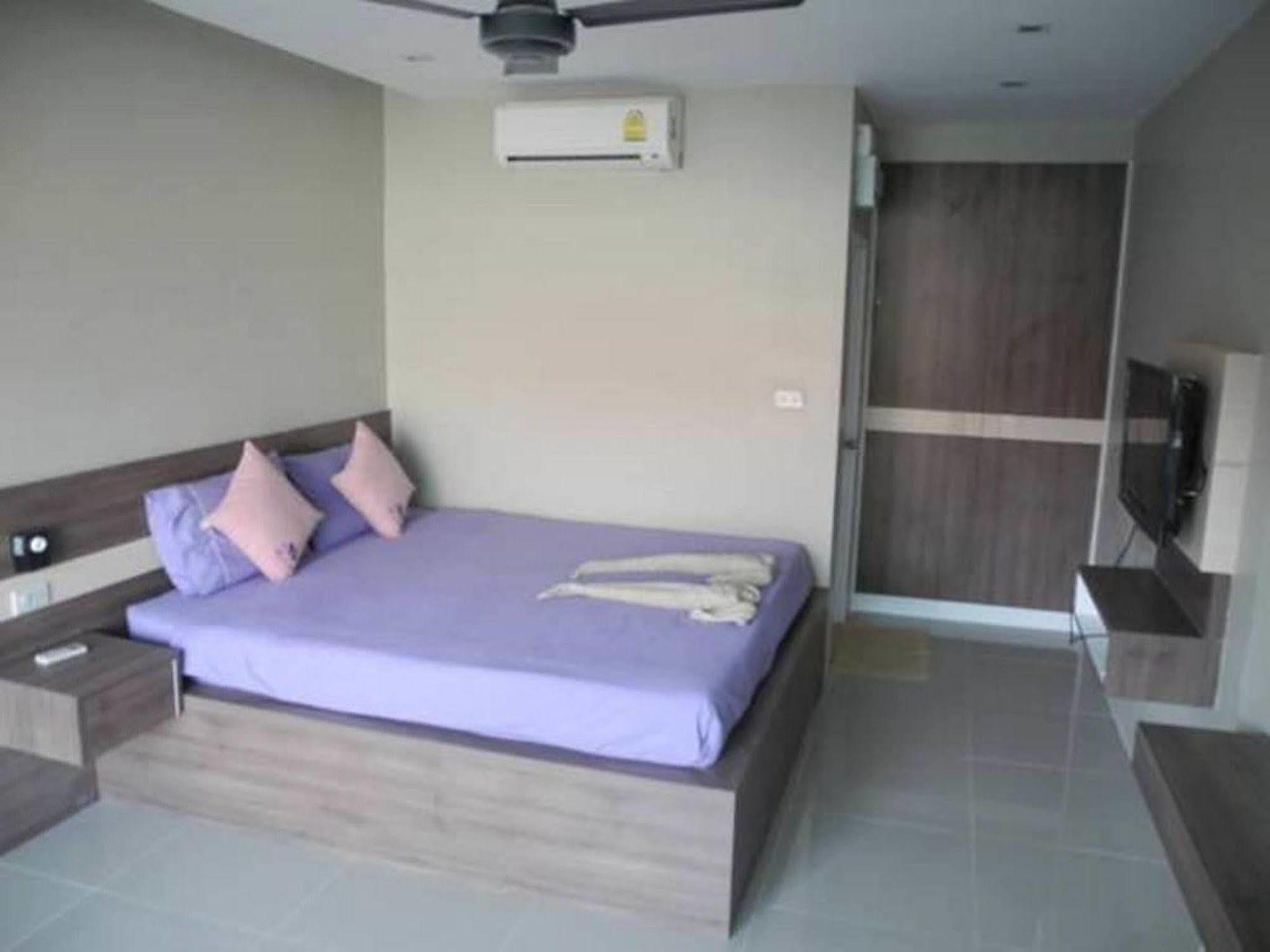Bee Orchid Pool Villa Pattaya Buitenkant foto